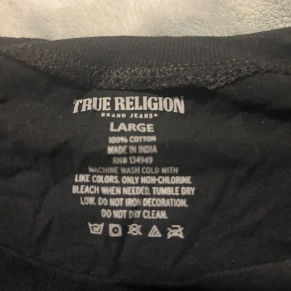 4 True Religion T-shirts - Picture 6 of 12